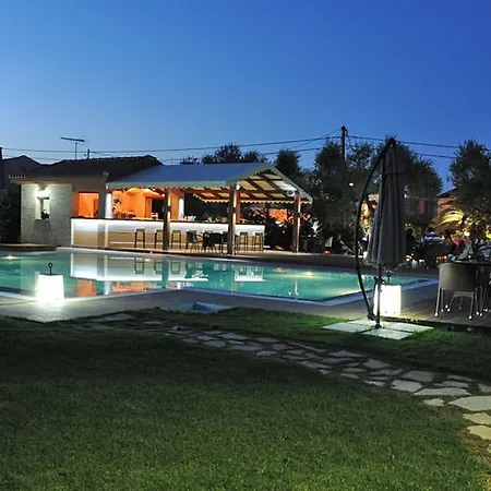 Eleas Gi Apartment *